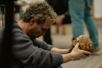 Andrew Scott’s 'Elsinore' Trailer Reveals His Transformative Turn as Actor Ian Charleson