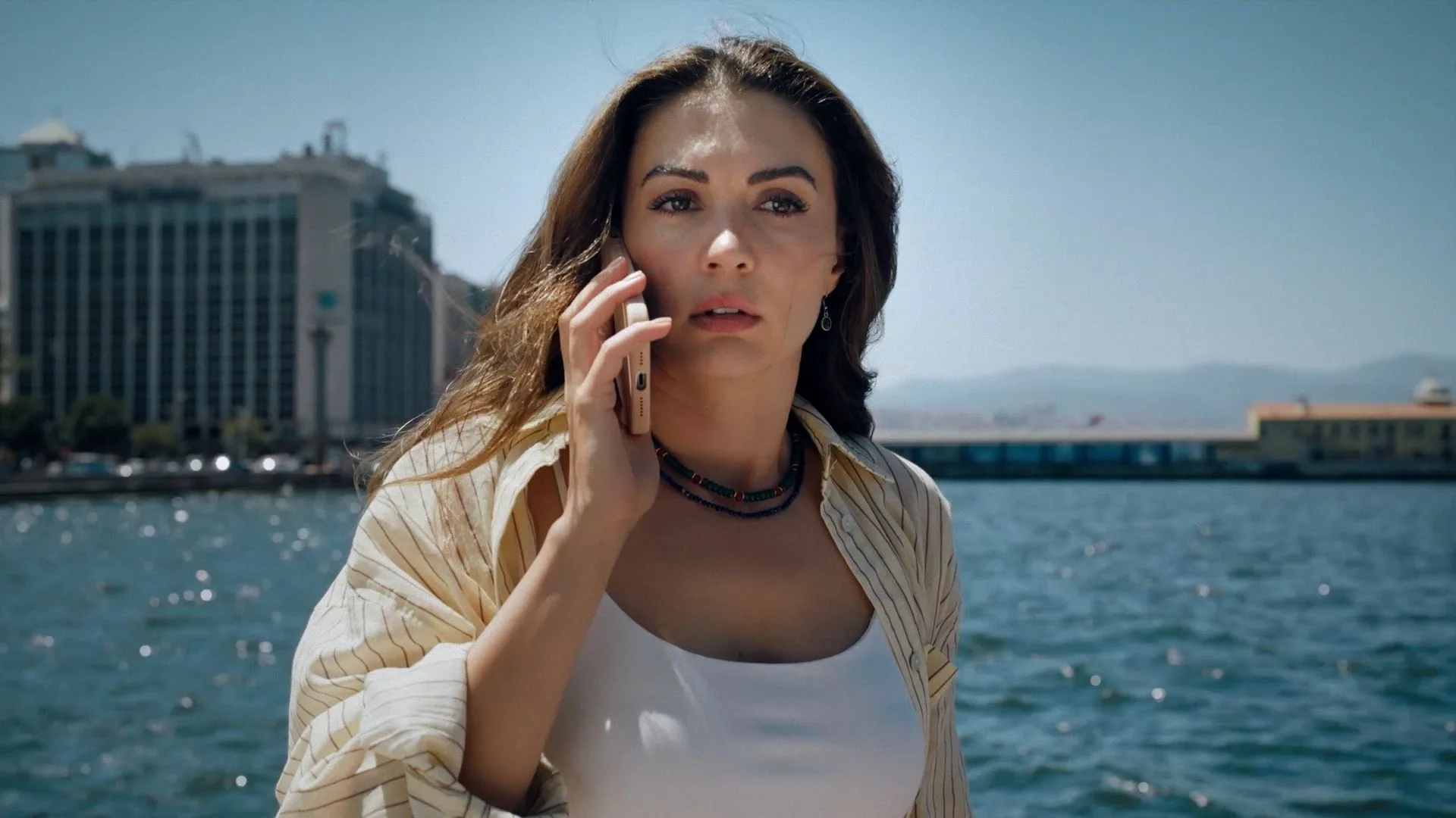 An image from Anne Yarısı's second trailer