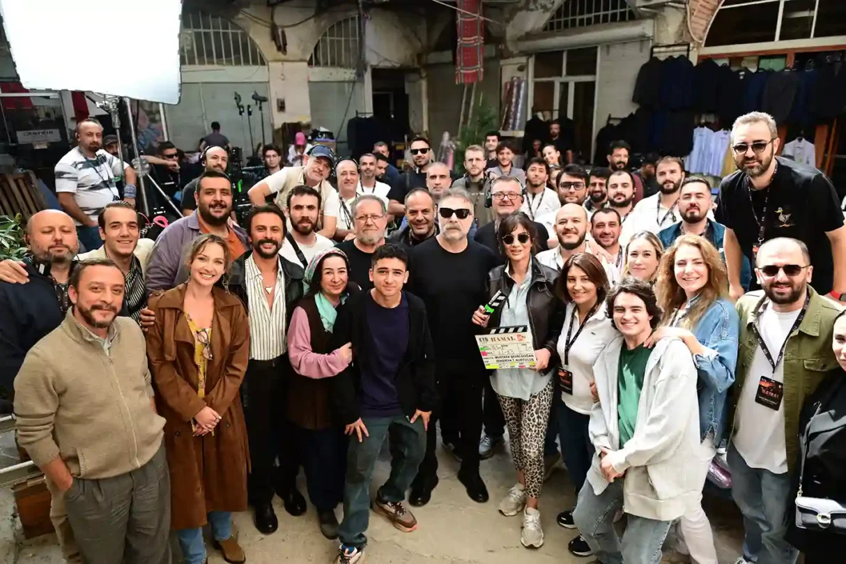 'Hamal': Oktay Kaynarca ve Fahriye Evcen'li Dizi Sete Çıktı