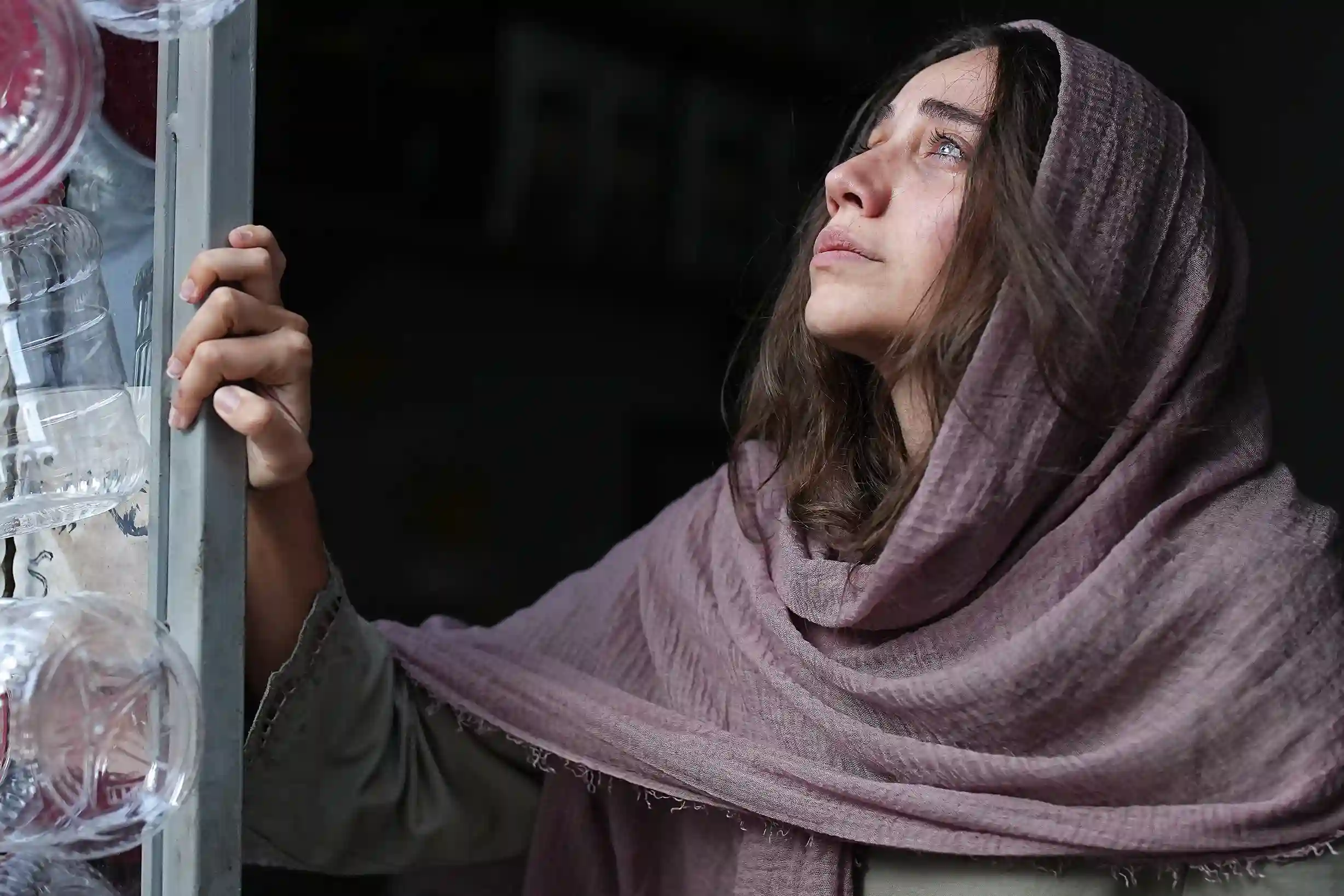 A scene from Sevdan Bir Ateş' new teaser