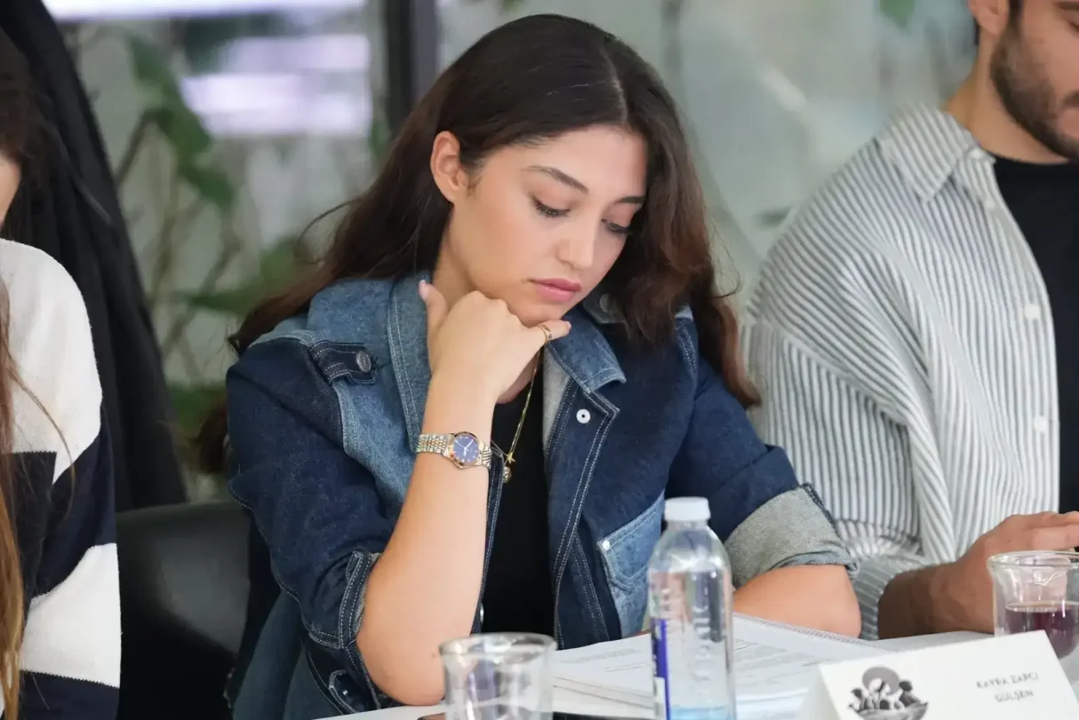 'Susuz Yaz' Dizisinin Oyuncu Kadrosu Okuma Provasında Bir Araya Geldi